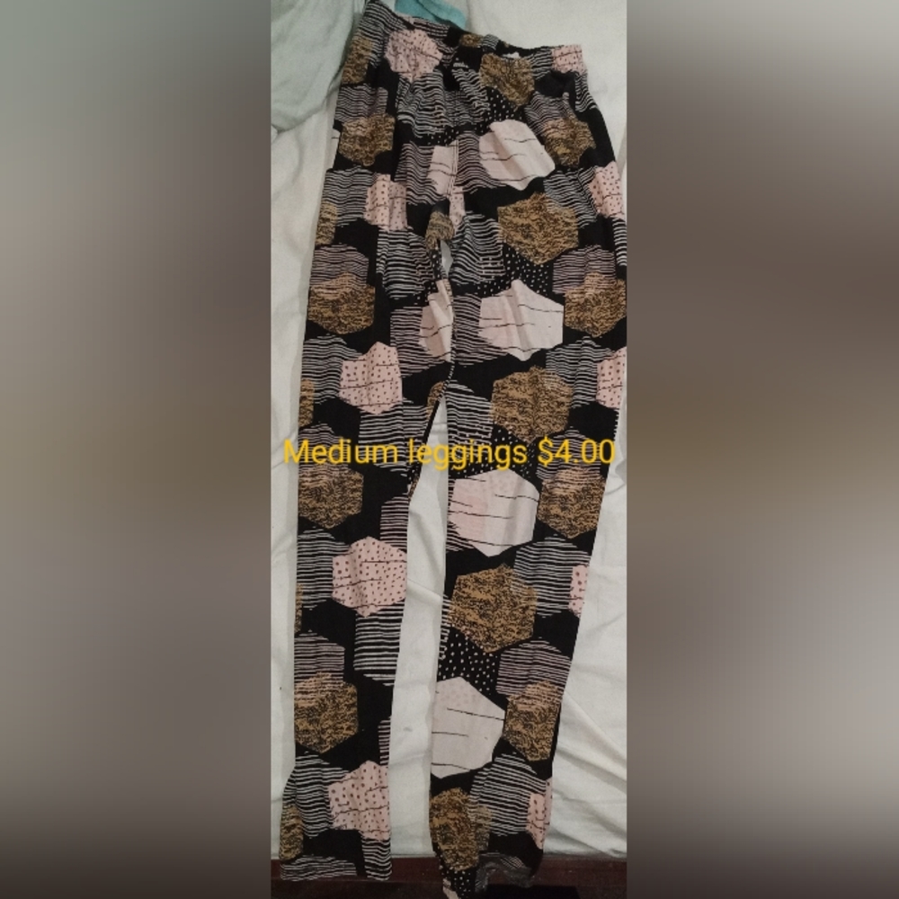 3 pairs of leggings